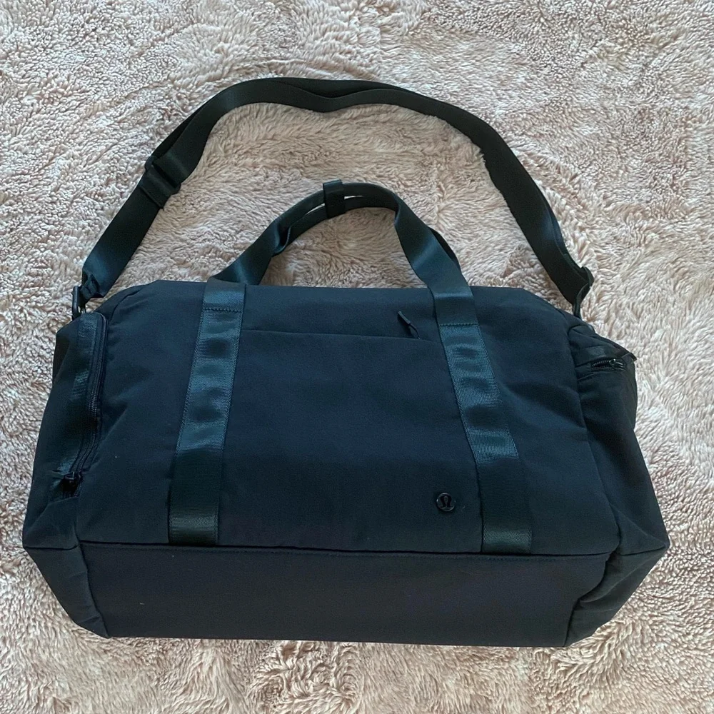 lululemon athletica design move